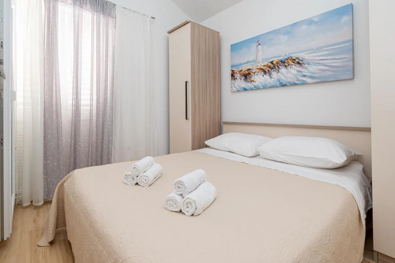 Holiday home Seaside Holiday House Preko, Ugljan - 18077